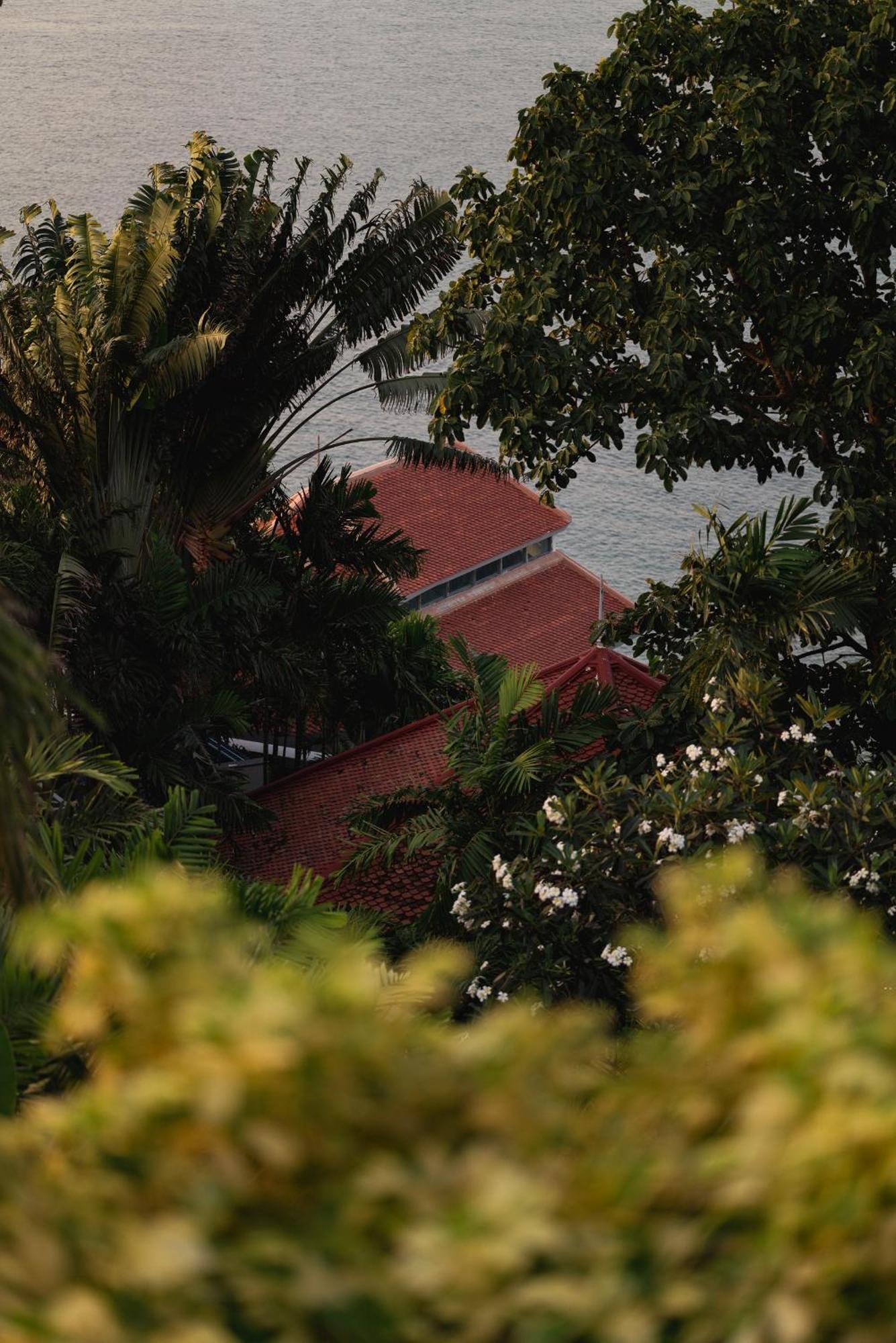 Amatara Wellness Resort Panwa Beach Esterno foto The house of the Ambassador of the United States to the Philippines