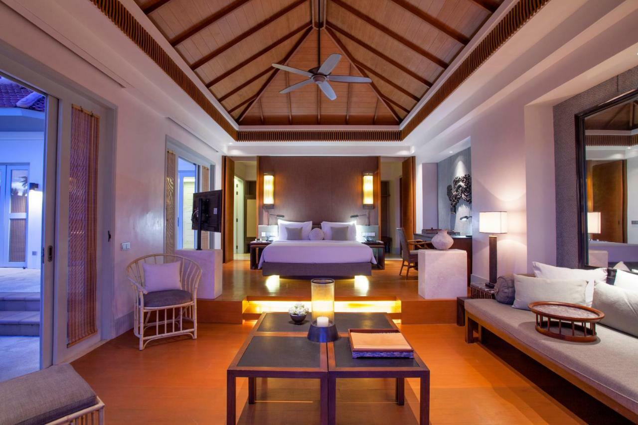 Amatara Wellness Resort Panwa Beach Esterno foto A suite at the resort